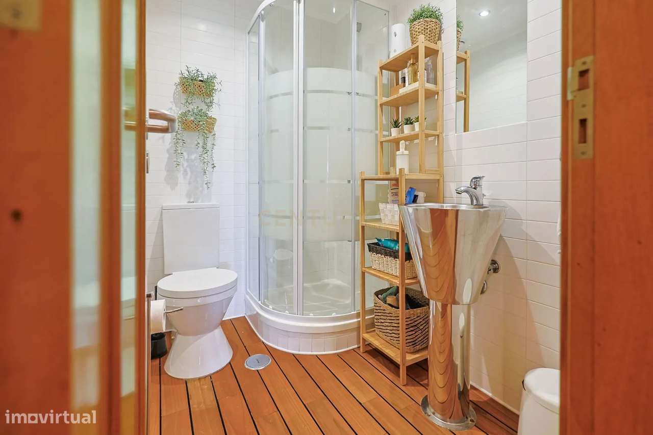 Apartamento T2, com Lugar de Parqueamento e Arrecadação, Quinta de São-11