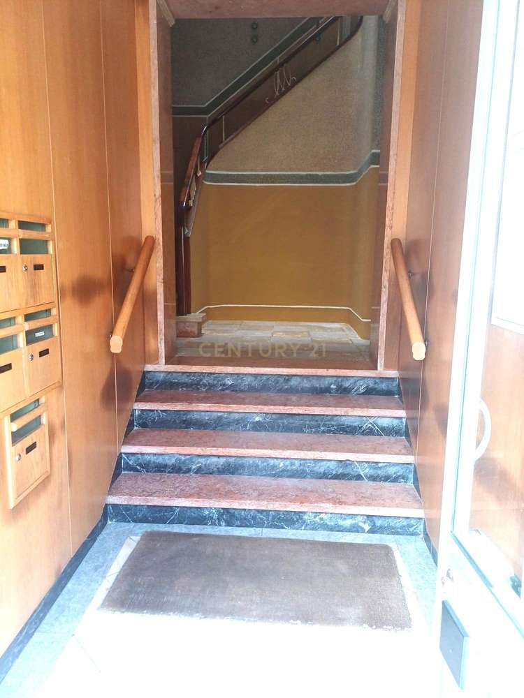 Apartamento T2 com Vista Panorâmica em Falagueira, Amadora-10