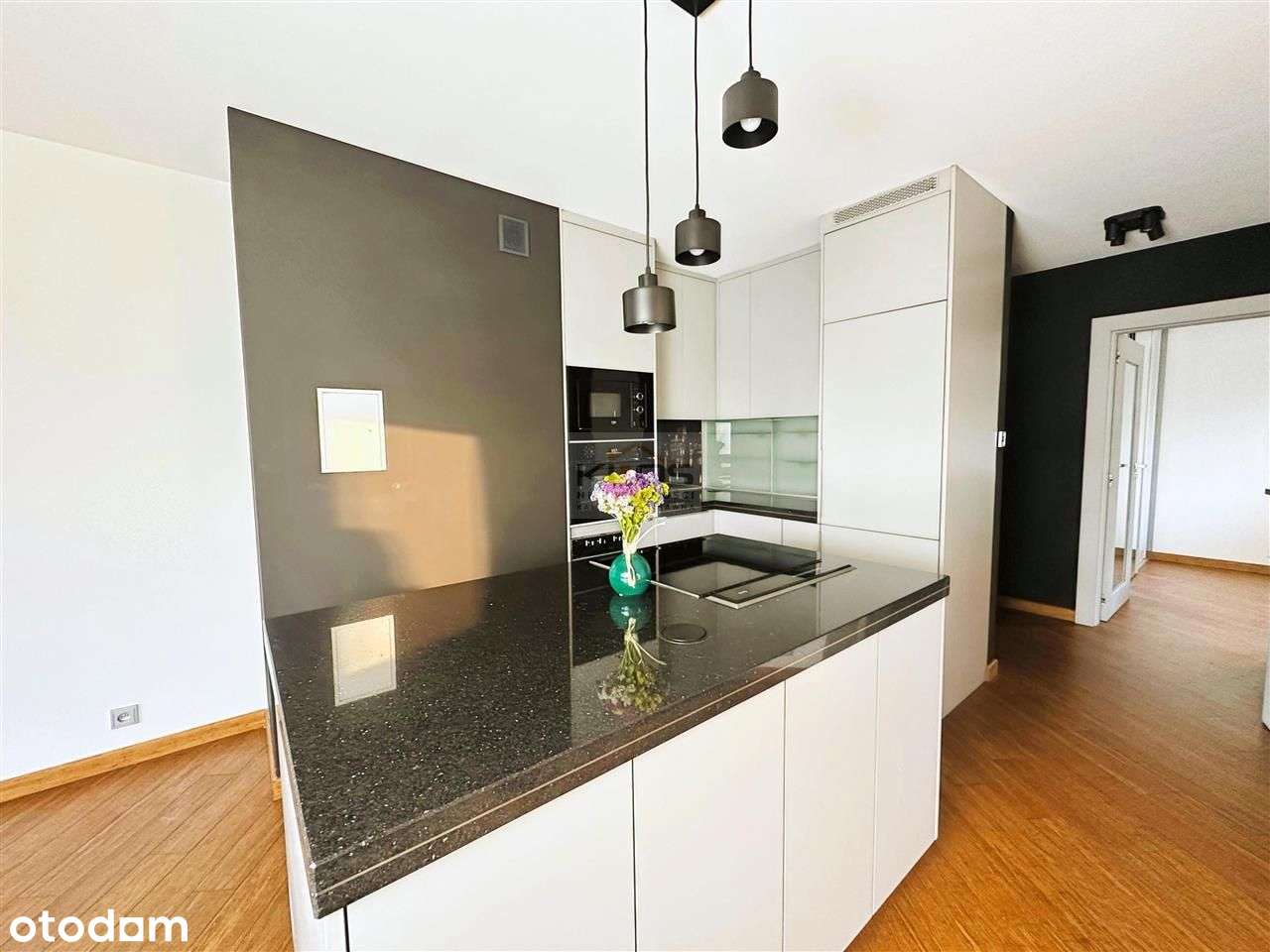 Nowoczesne 2 pokoje z dużym balkonem-2