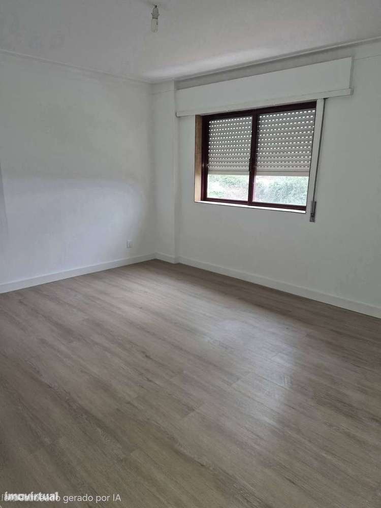Apartamento T2 em Renovação em Rio Tinto-4