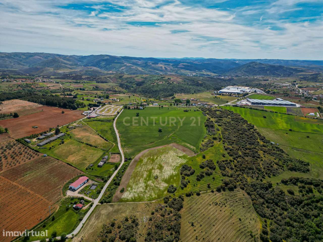 Quinta dos Quinteiros- Solo industrial e agrícola a 5m do aeródromo - Grande imagem: 4/16