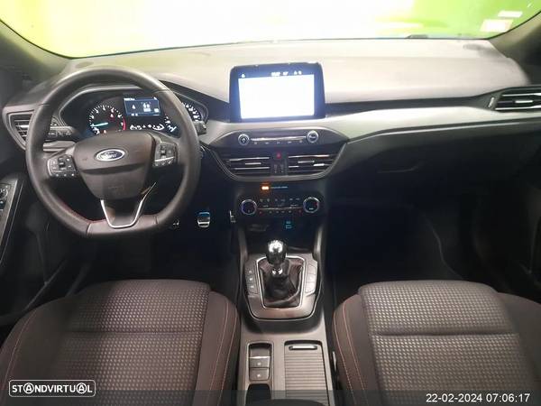 Ford Focus 1.0 EcoBoost MHEV ST-Line Design SIP - 13