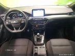 Ford Focus 1.0 EcoBoost MHEV ST-Line Design SIP - 13