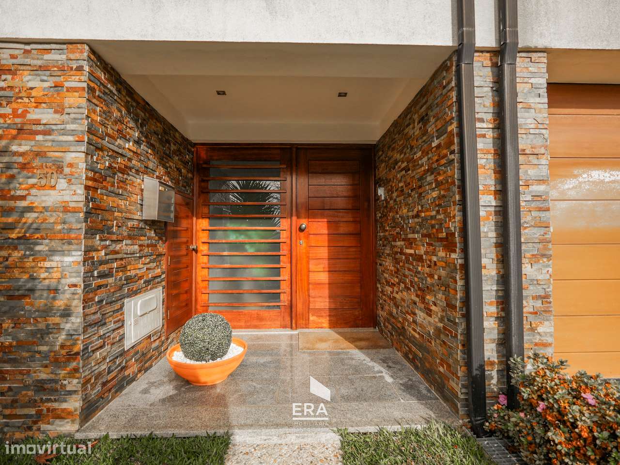 Moradia V3 com piscina, na Carreira - Grande imagem: 2/43