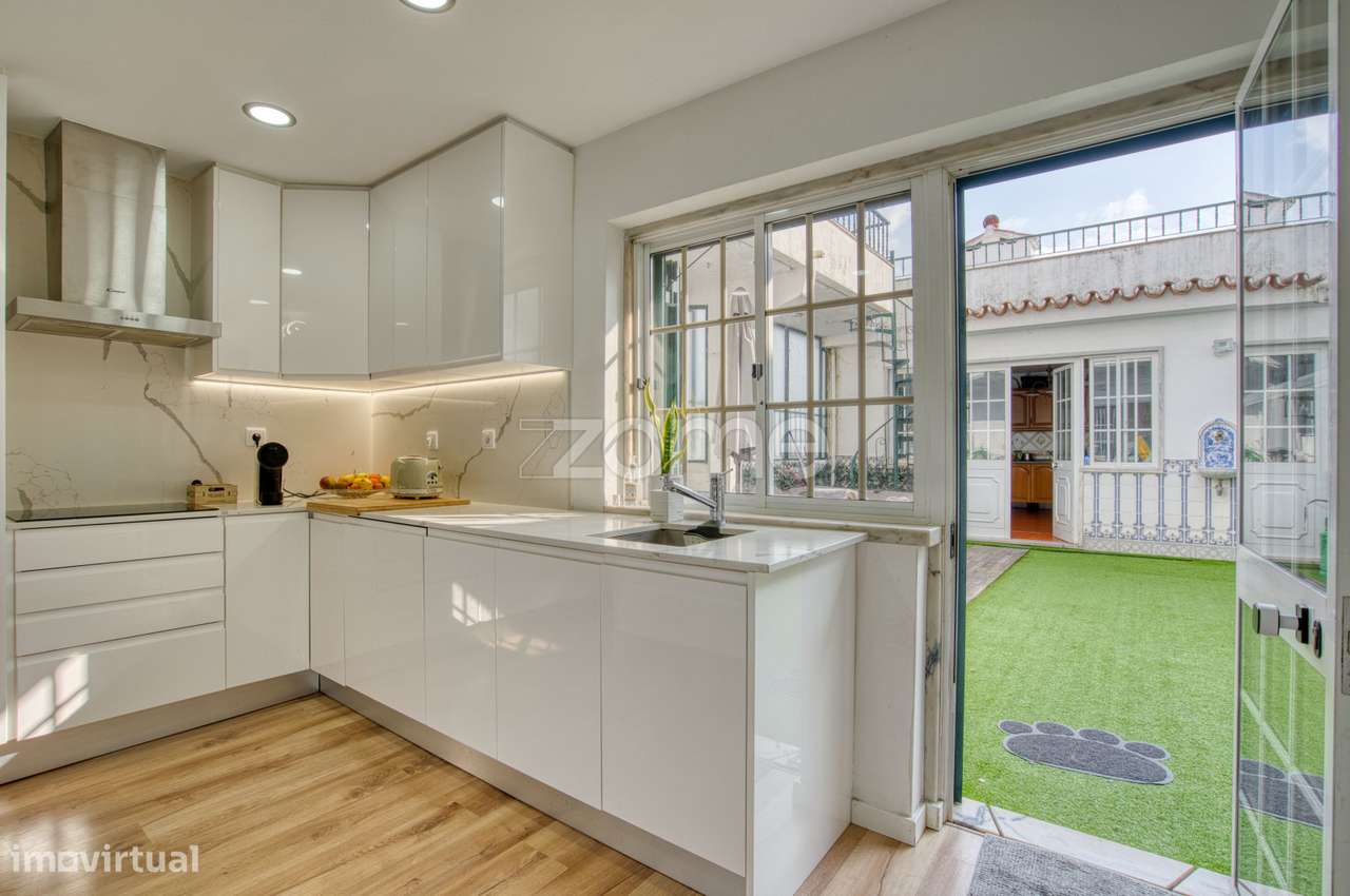 Moradia com terraço em Famões-12