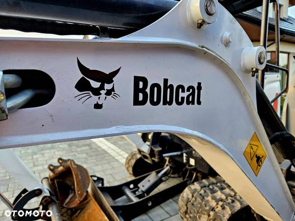 Bobcat E17 - 13