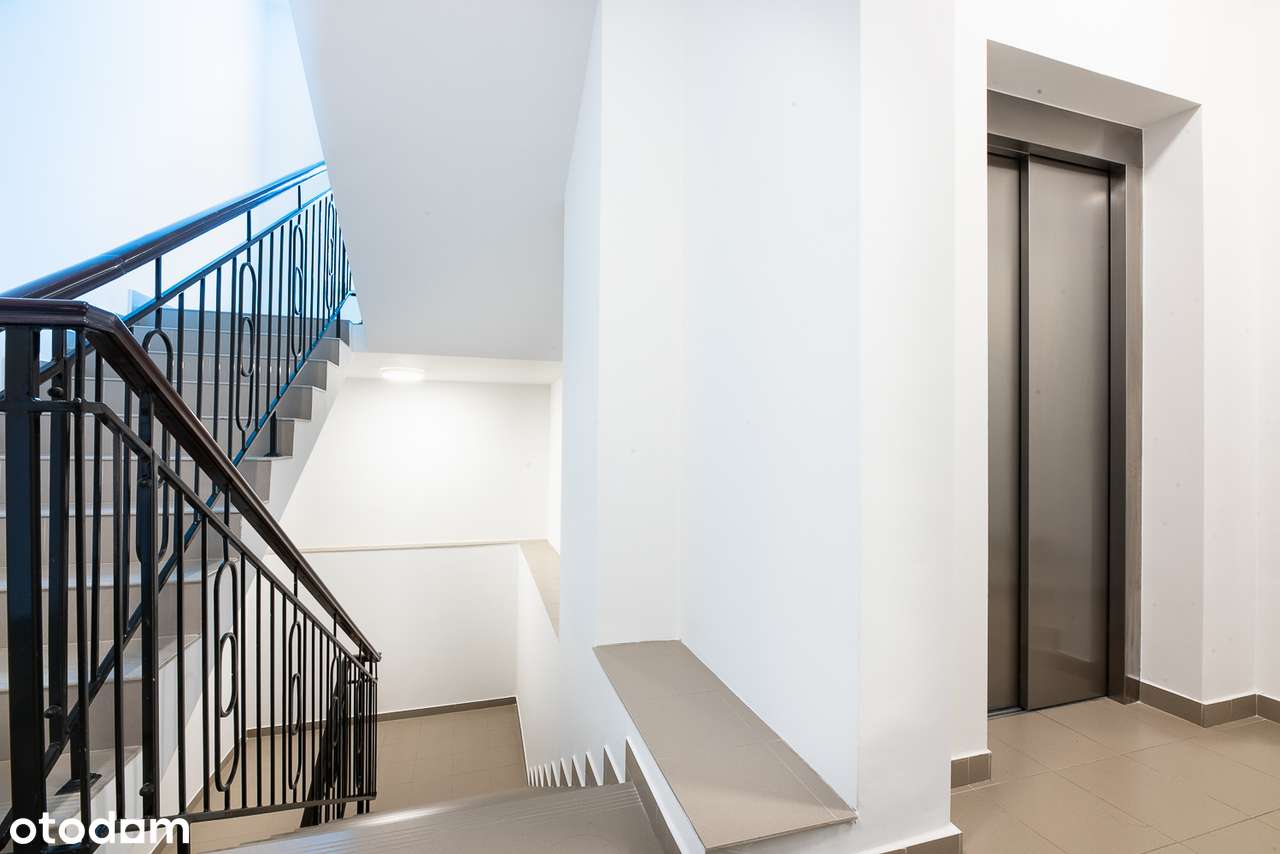 W zrewitalizowanej kamienicy w sercu Śródmieścia Warszawy.-11