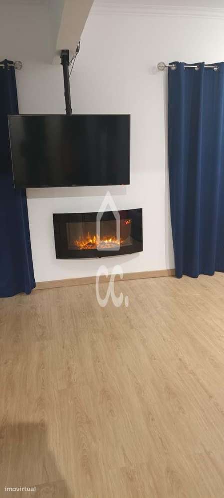 Amplo Apartamento T3, Renovado, junto ao Complexo Municipal Desportos-18