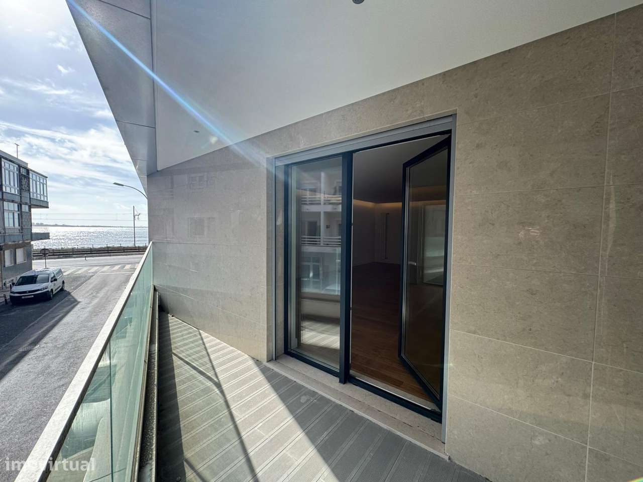 Apartamento T3 c/ vista rio-20