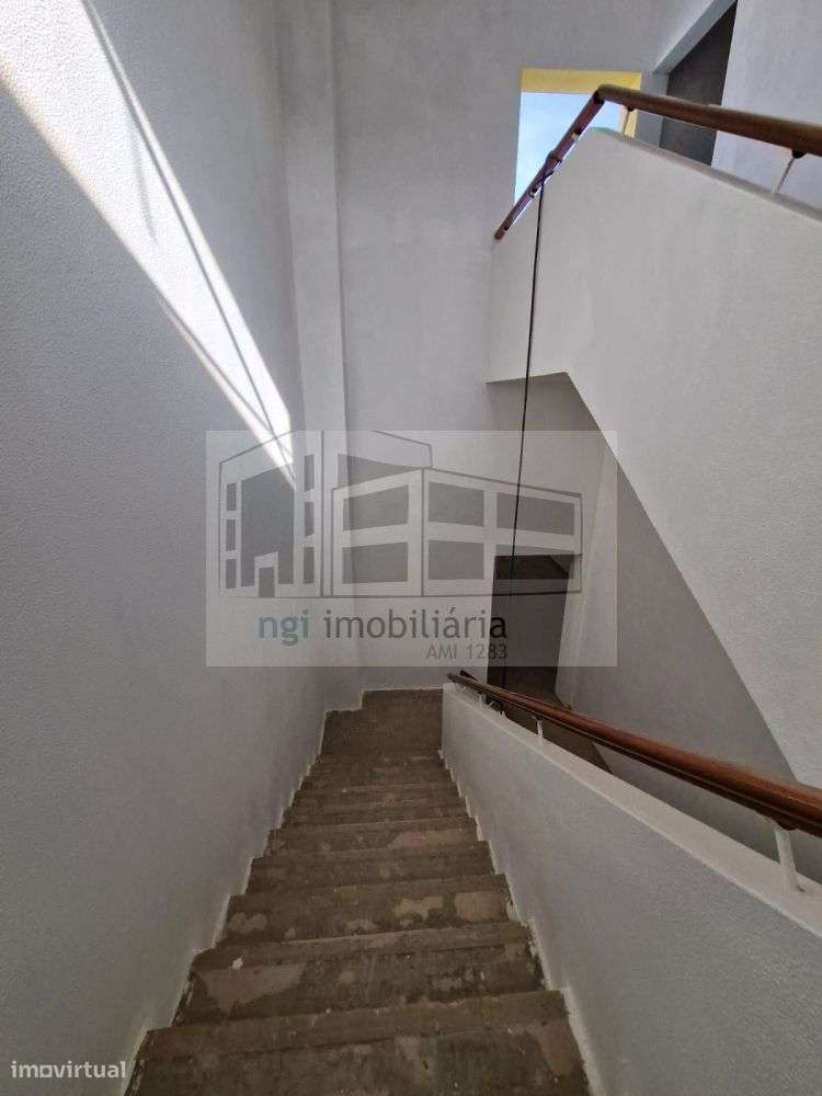 Armazém em Sacavém e Prior Velho - Grande imagem: 5/18