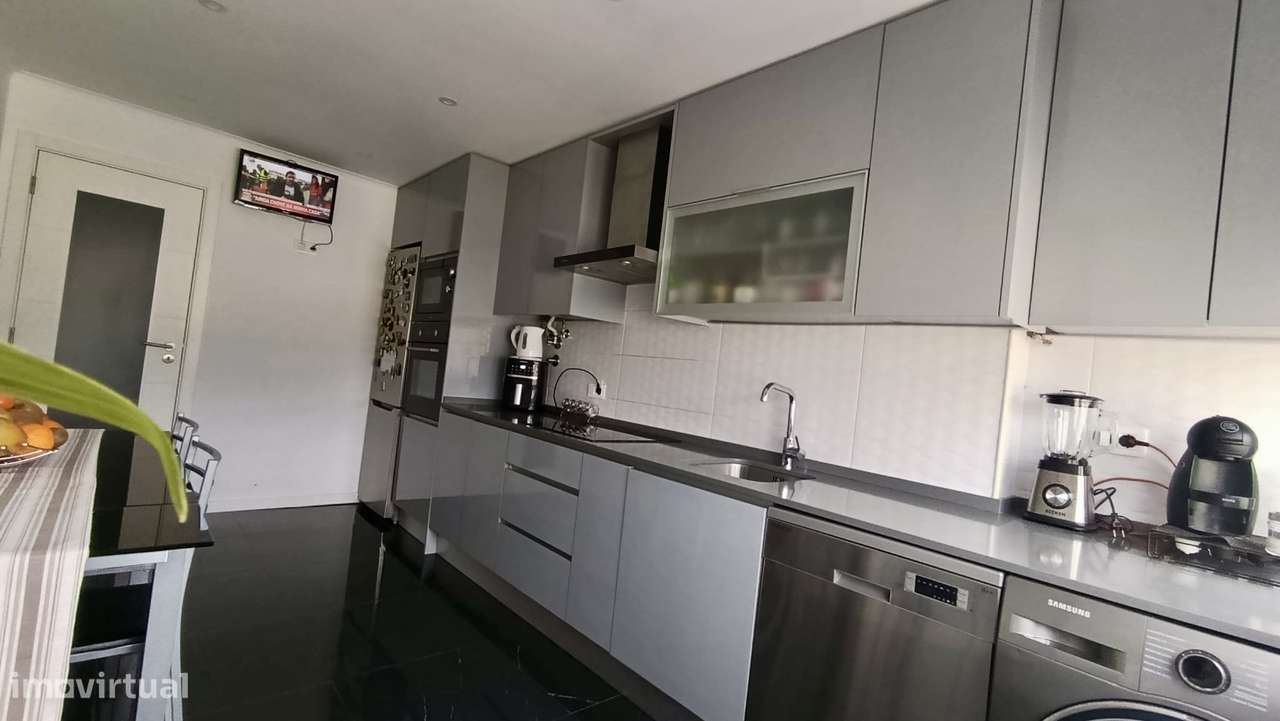 Apartamento T2 Remodelado em Almada - Grande imagem: 2/22