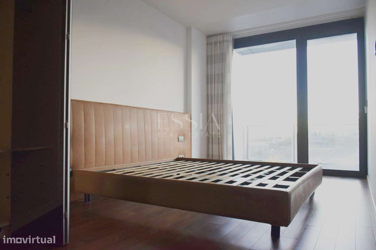Apartamento T2 com Varanda nas Antas-13