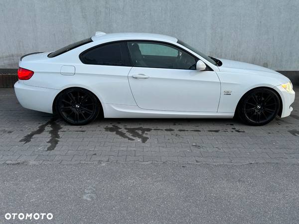 BMW Seria 3 320d DPF Cabrio M Sport Edition - 9