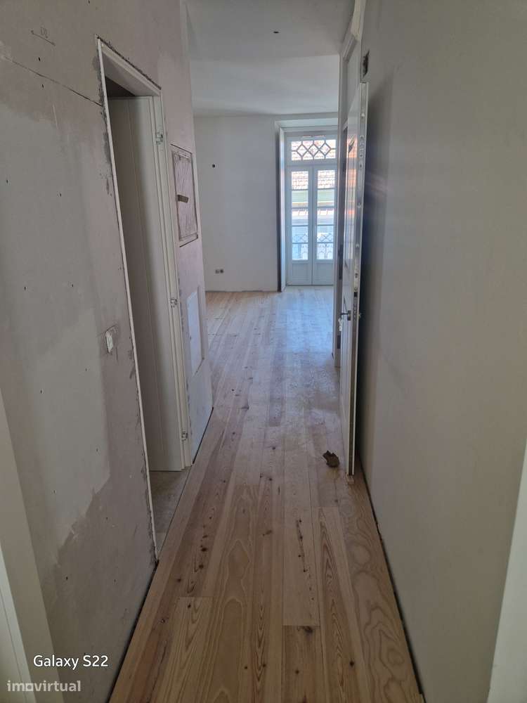 T2 no 3º Andar com 3 Jardins, Elevador, Coz.Equipada Lx-10