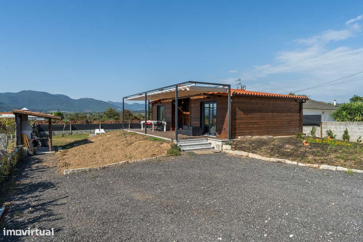 Moradia individual T2 térrea com piscina - Grande imagem: 3/37