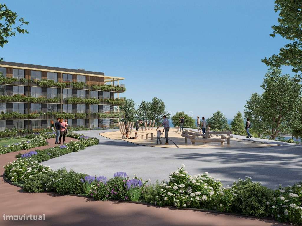 Apartamento T4 com 2 lugares de parqueamento e arrecadação.-12