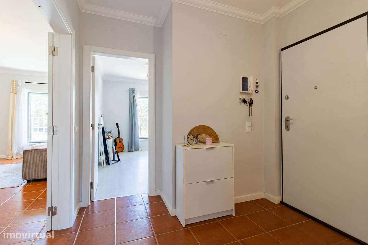 Apartamento T2 Remodelado | Pataias | Garagem e Sótão-11