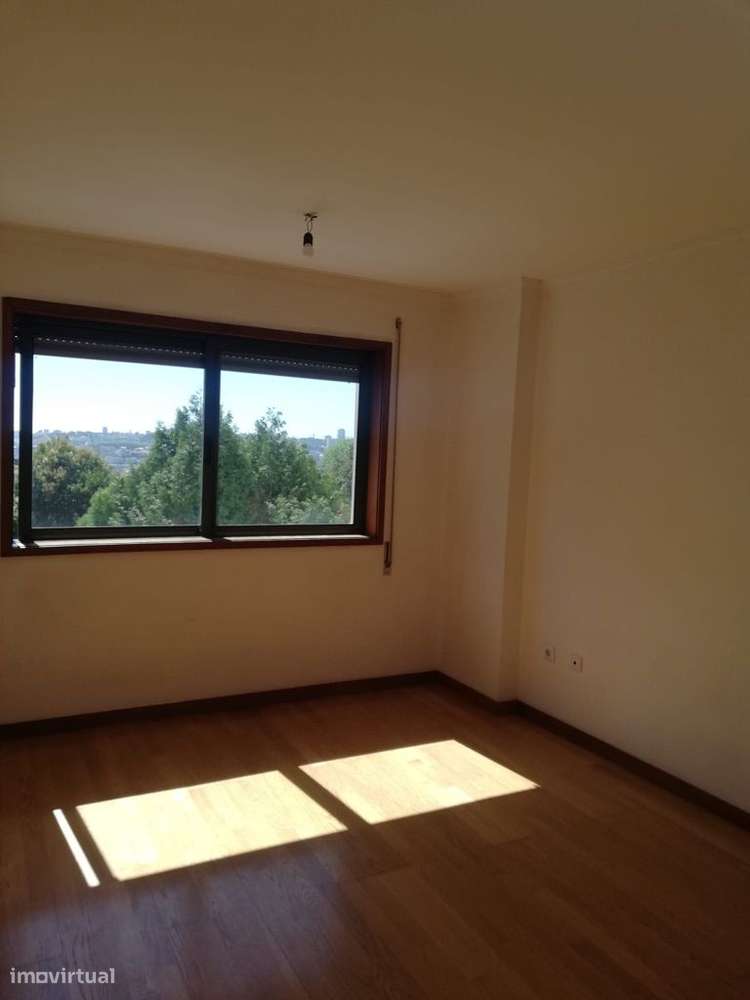 T2 Portelinha , lugar de garagem - Grande imagem: 5/8