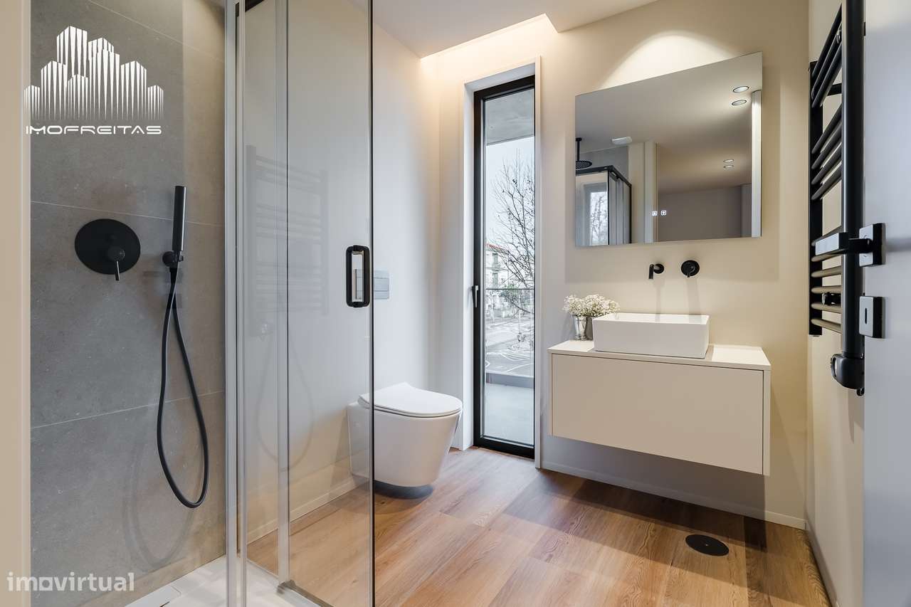 Fantástico T2 Novo no Centro de Vila verde com 2 Frentes!-22