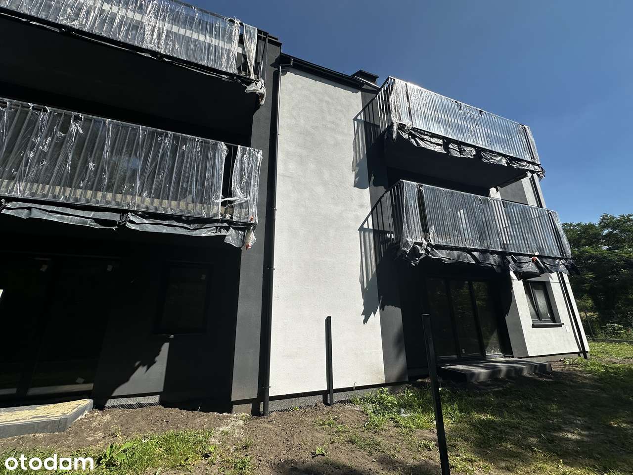 4 pokojowe mieszkanie z tarasem oraz dwoma miejscami postojowymi - Pełny obrazek: 4/22