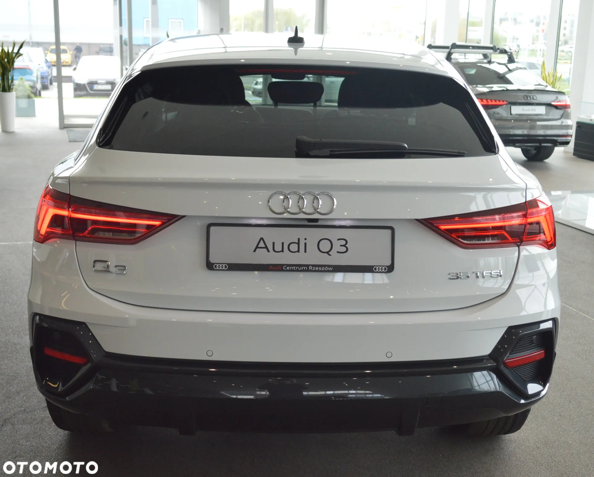 Audi Q3 35 TFSI S tronic - 4