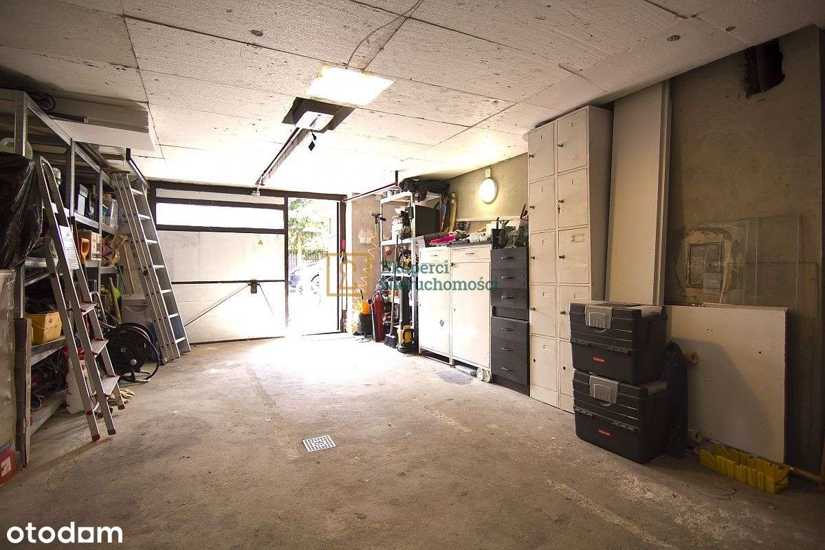 Duży dom z garażem w okolicach ul. Wywrockiego-16