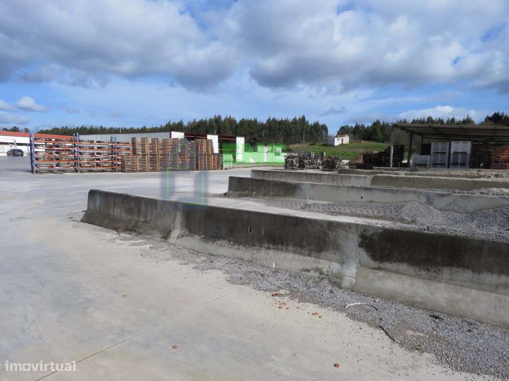 Armazéns Industriais em Maxial-7