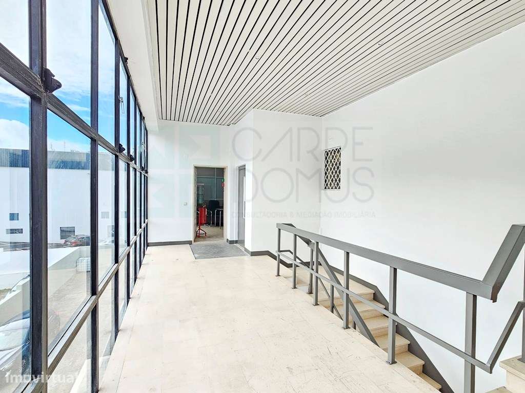 Espaçoso e funcional escritório com 600m2, em Carnaxide, Oeiras-31