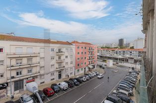 T4 com 172 m2 junto ao Metro do Areeiro – Renovado, com Varanda e Lare - Grande imagem: 4/31