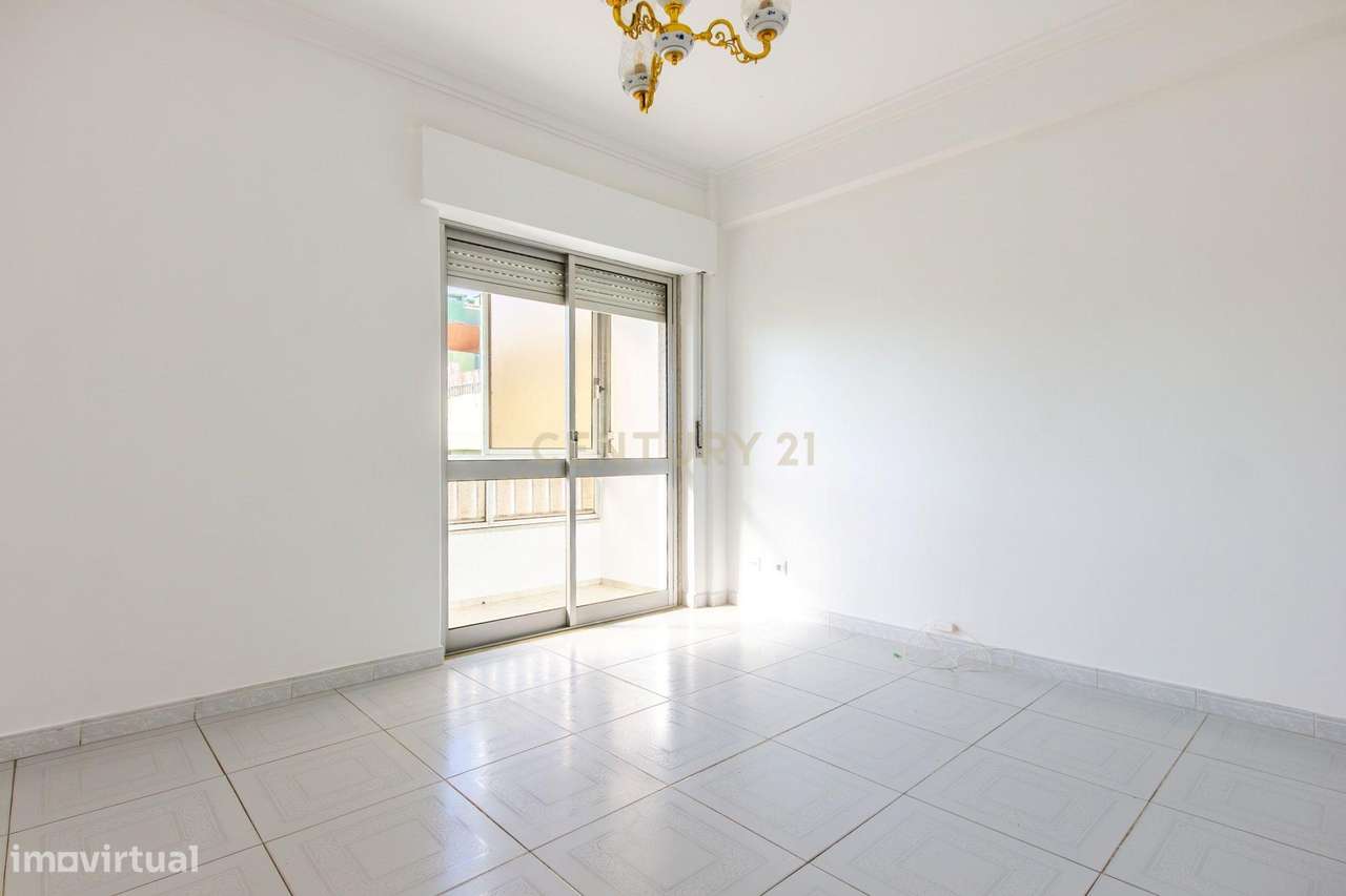 Apartamento T1 no Feijó -Almada-3