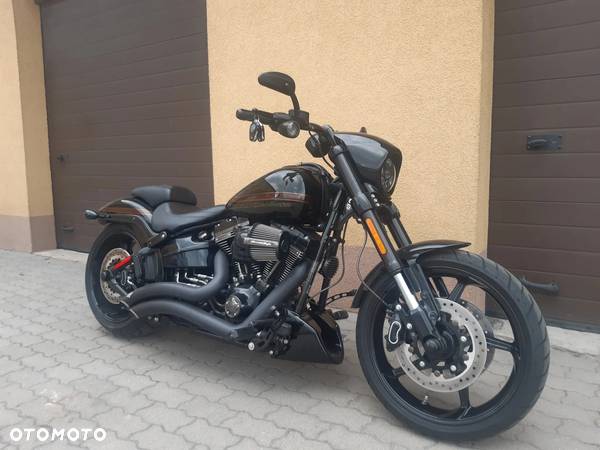 Harley-Davidson Softail Breakout - 2