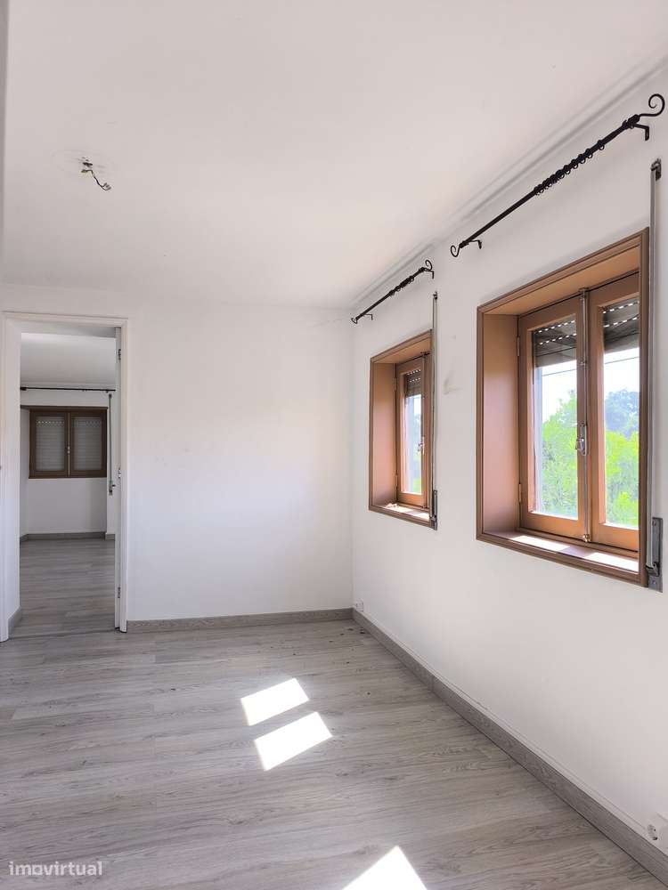Casa T2 em Quintinha com 4 Casas em Porto Campanhã-10