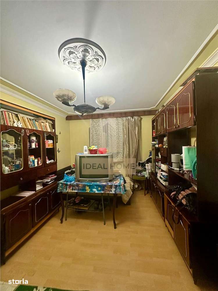 Nicolina - 3 Camere Decomandat - Etaj 3 - Bloc 1984 - Imagine principală: 1/8