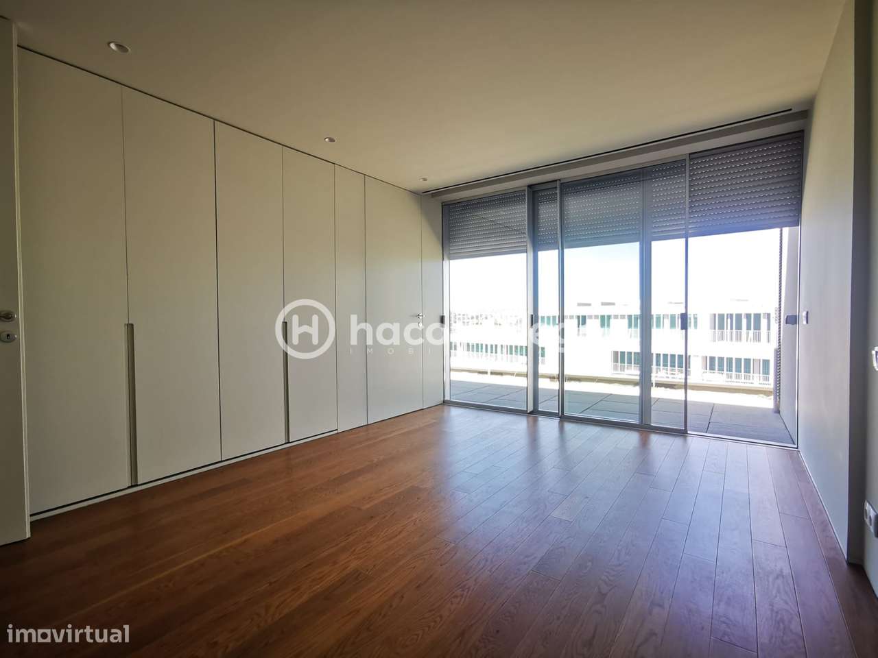 Penthouse T4 de Luxo em Barcelinhos – Totalmente Equipada com equipame-20