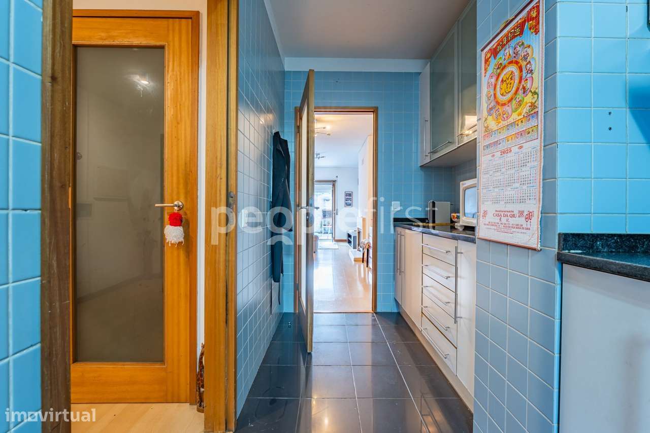 T2 com Terraço Privativo, Garagem e Arrumos-6