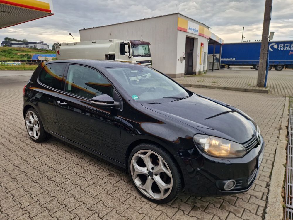Volkswagen Golf VI (2008-2013) 1.6 TDI BMT Highline DSG 2011