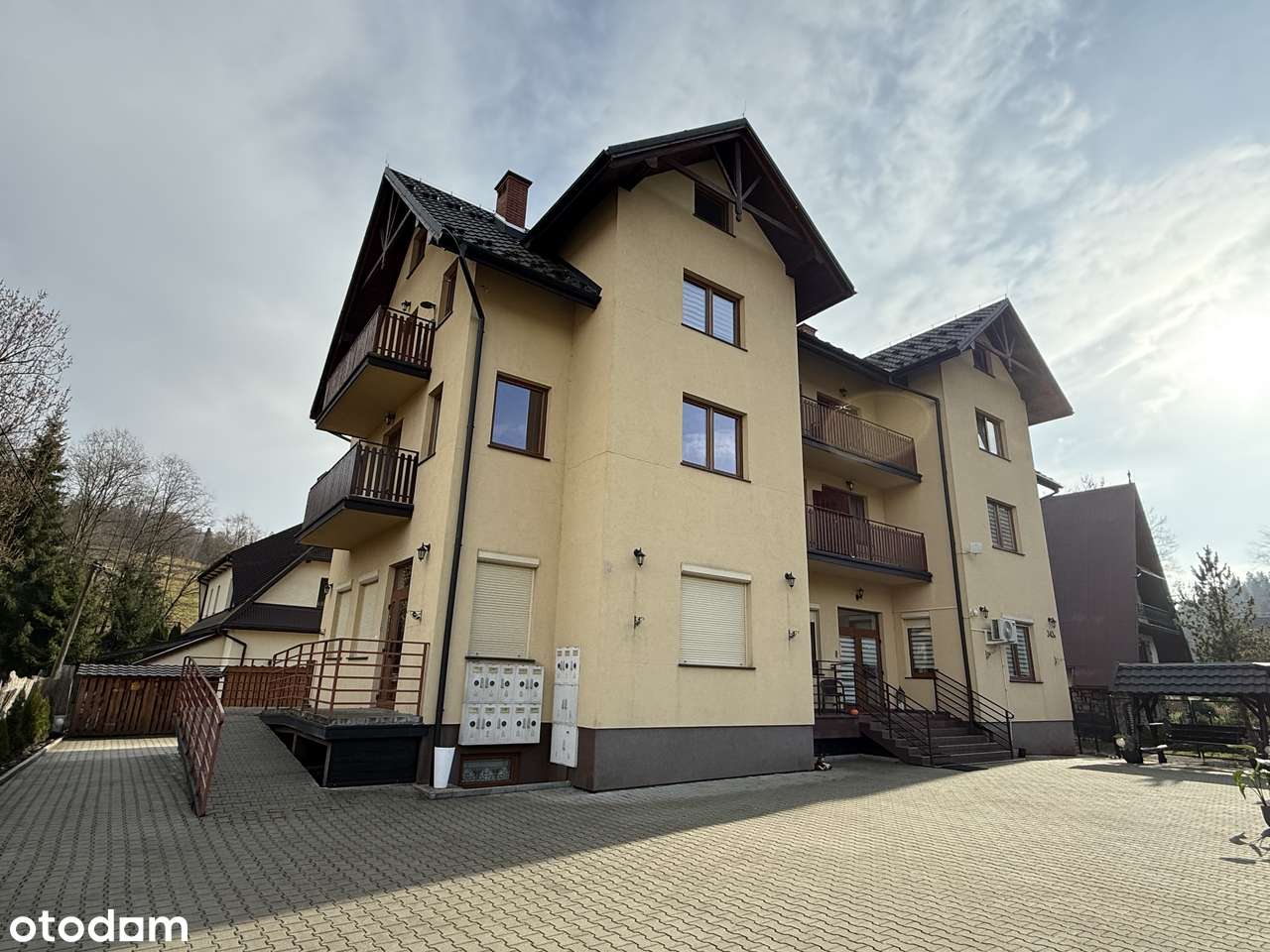 Dwupoziomowy apartament z kominkiem i parkingiem, 3 km. od Chochołowa.-16