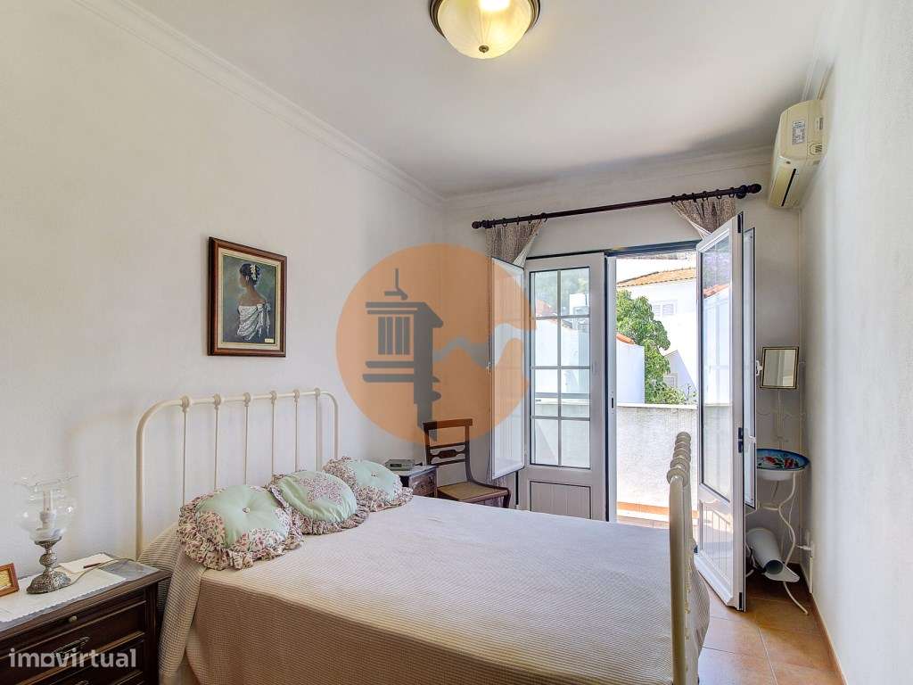 Moradia T3+2 com Jardim, Garagem e Vista Castelo no Centro de Castr...-22