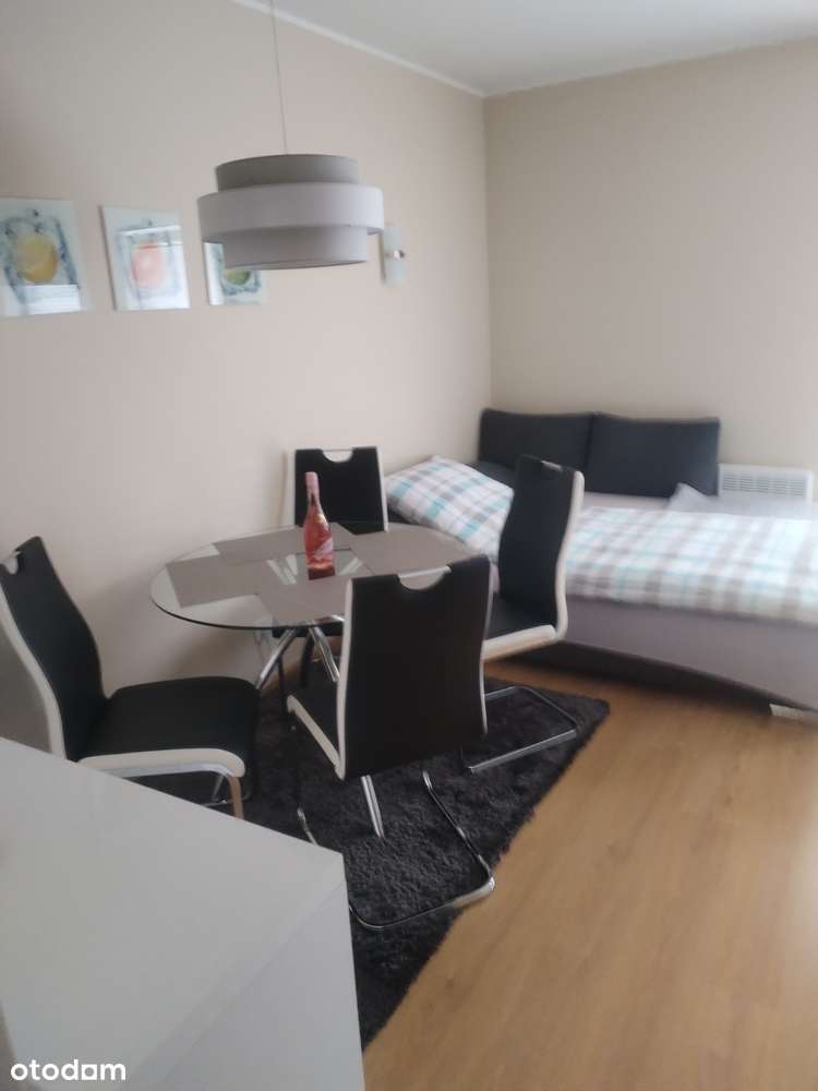 Wyposażone mieszkanie z parkingiem i piwnicą 600 m od plaży, w lesie-6