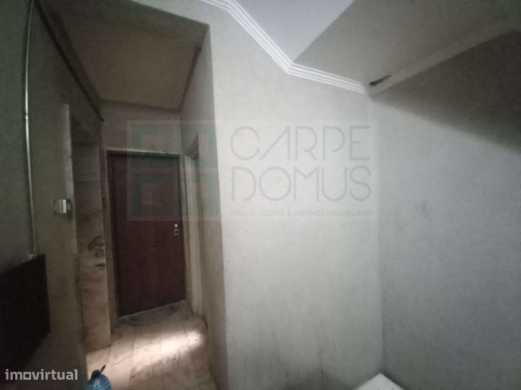 Apartamento T2 em Remodelação no Laranjeiro - Grande imagem: 5/25