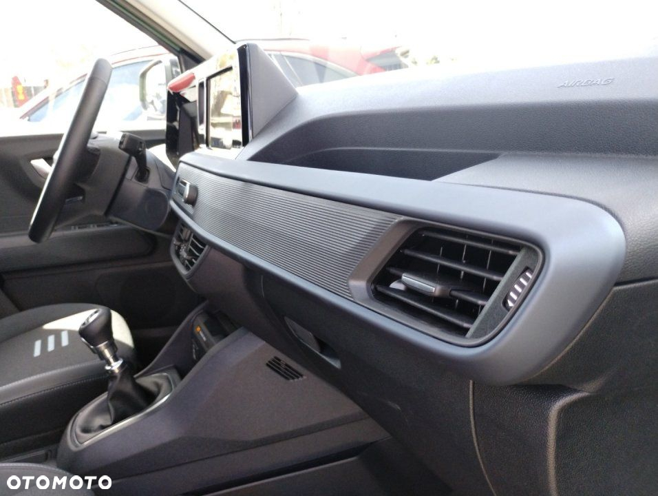 Ford Tourneo Courier - 26