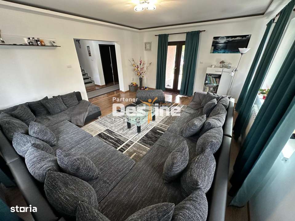 Pascani - Vila moderna, curte spatioasa, terase, garaj si demisol - Imagine principală: 4/13