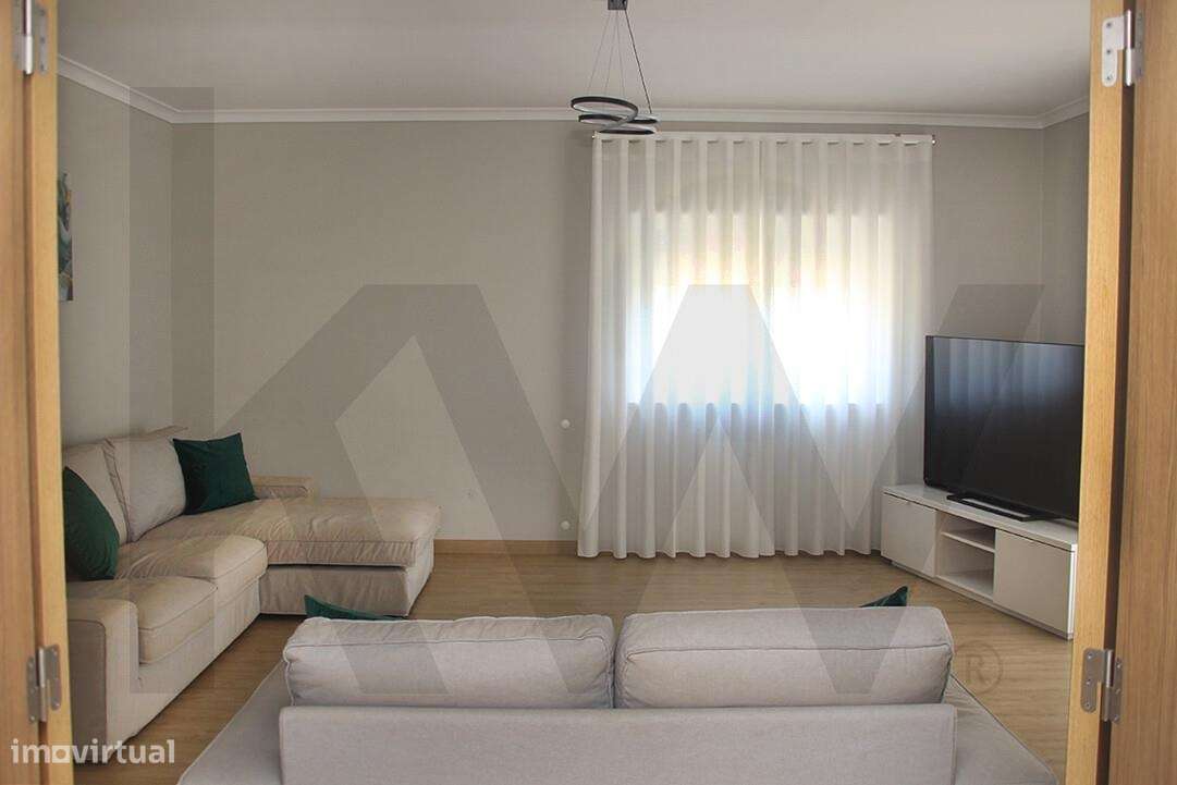 Moradia T4 - oportunidade de estilo de vida + investimento com potenci-5