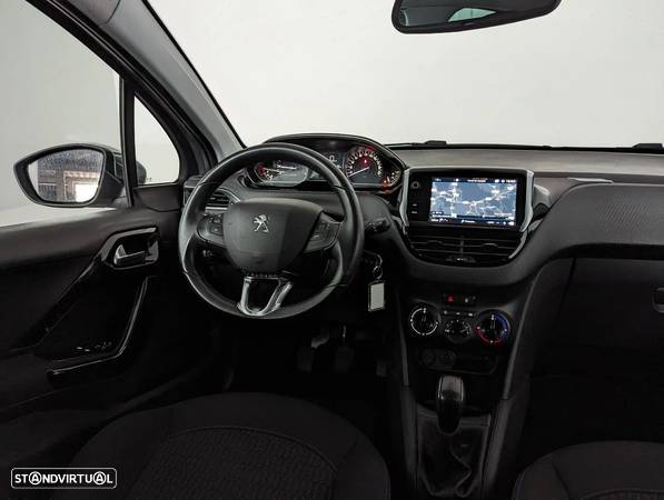 Peugeot 208 1.2 PureTech Signature - 19