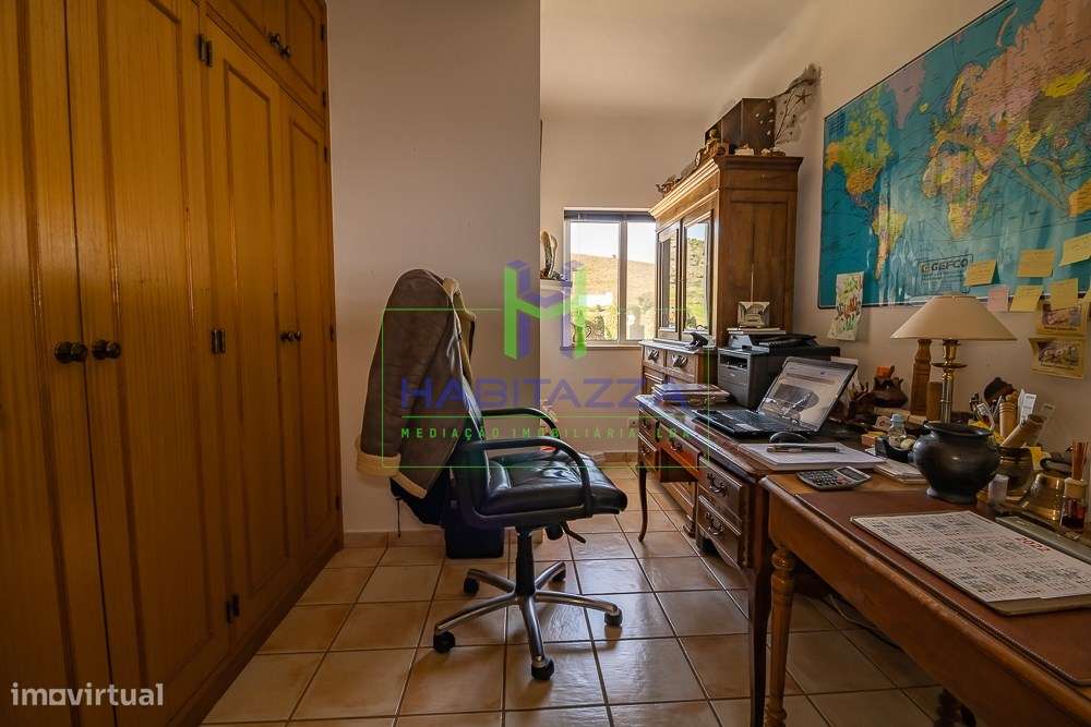 Fantástica Moradia Térrea T3+1, com piscina, grande jardim, e garagem,-48