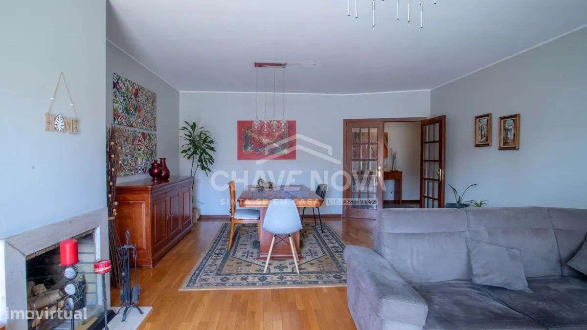 Apartamento T3 c/ Vistas Mar e Garagem Box em Canidelo-10