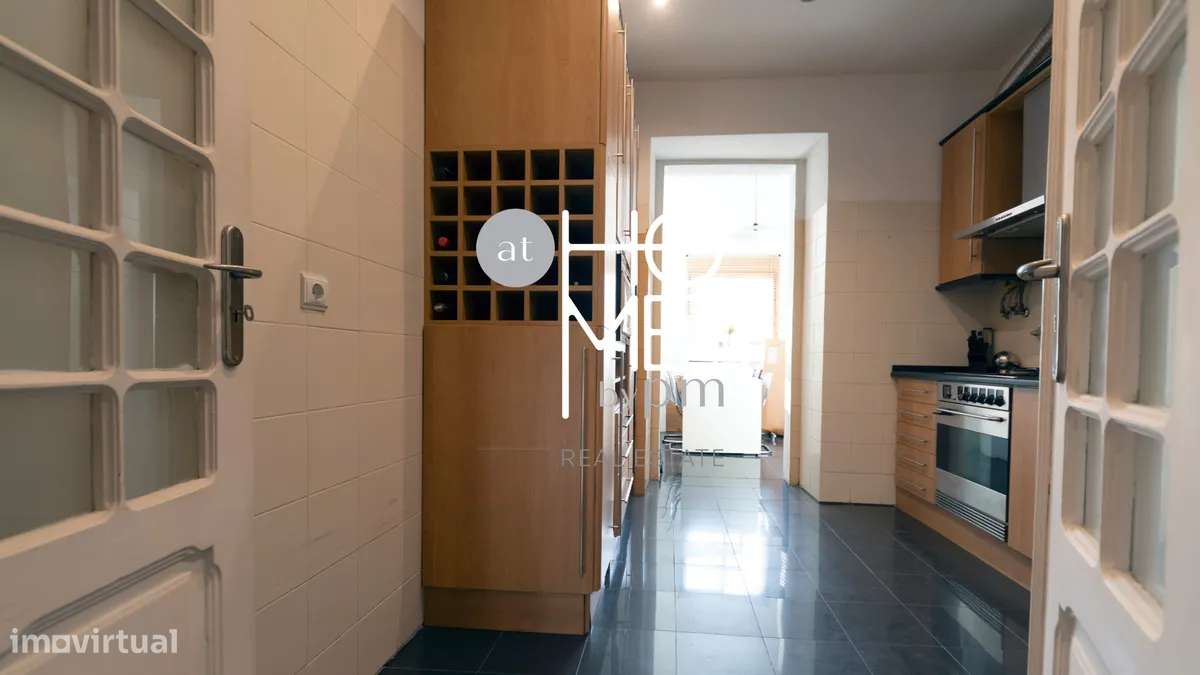 Av. Luís Bívar | T3 + 1 de charme em Lisboa-23