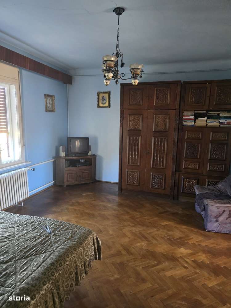 Casă zona 14 Mai-12