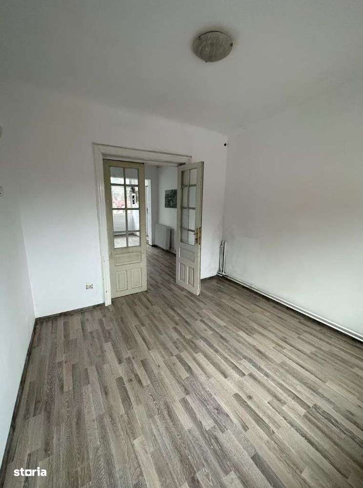 Ap. 5 camere de vânzare, Sinaia, Republicii - International - Imagine principală: 5/15