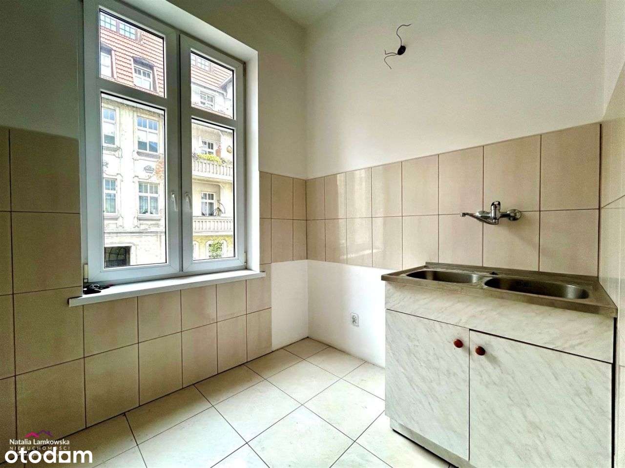 1 piętro*zadbana kamienica*czynsz około 200zł*1 pokój - Pełny obrazek: 5/10